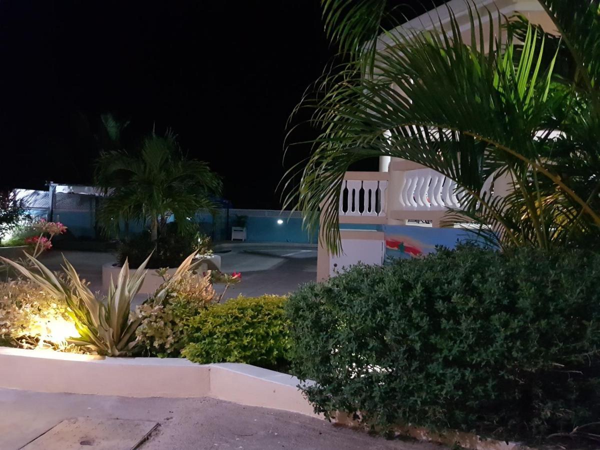 Cool Breeze Discovery Bay Εξωτερικό φωτογραφία